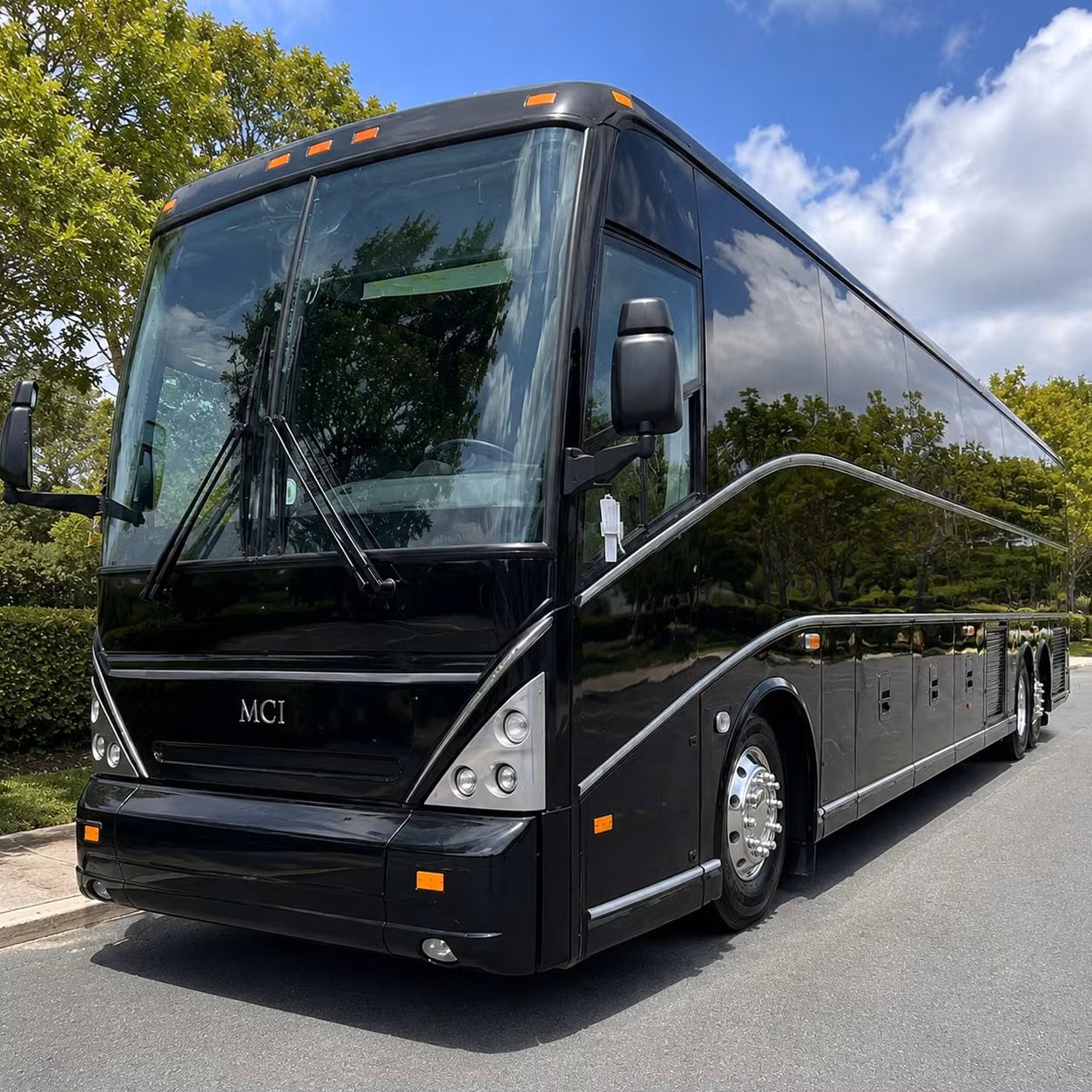 construction and worksite shuttle bus rentals in loxahatchee