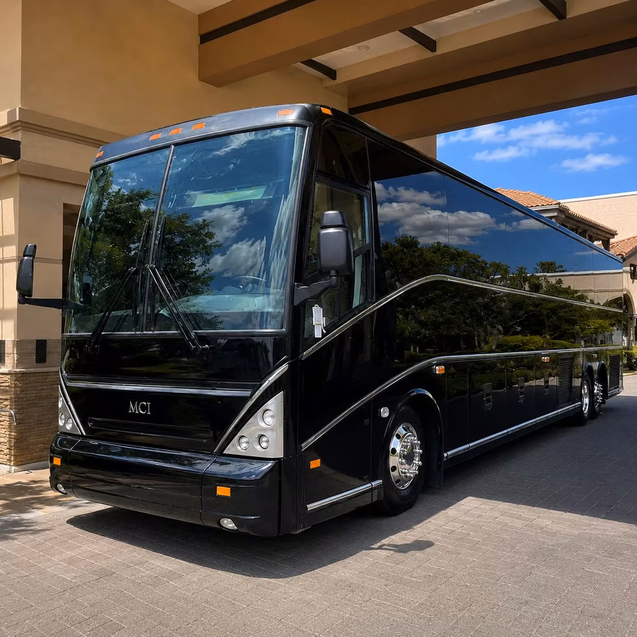 shuttle bus rentals for corporate events and conferences near loxahatchee